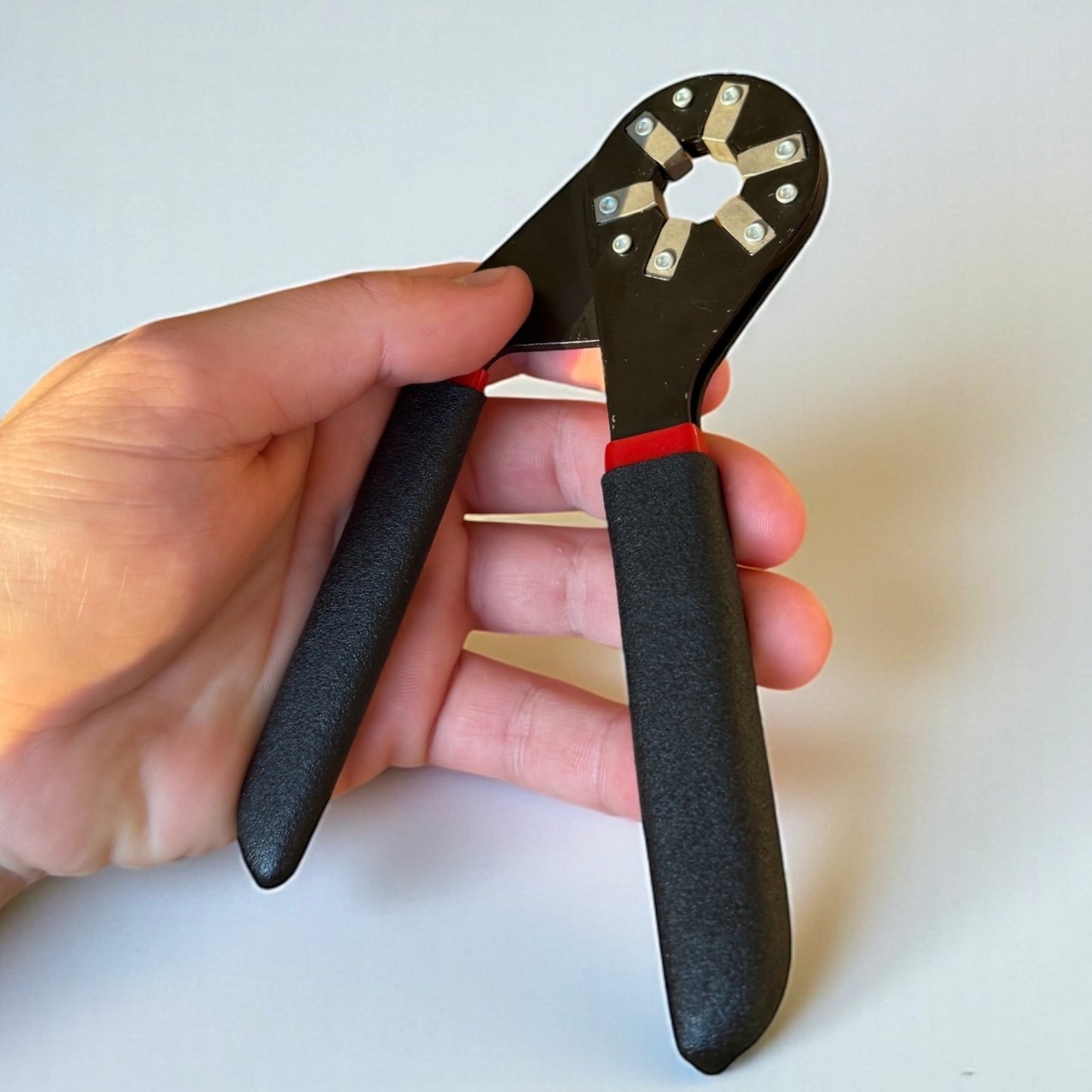 GripMaster-Universal Wrench