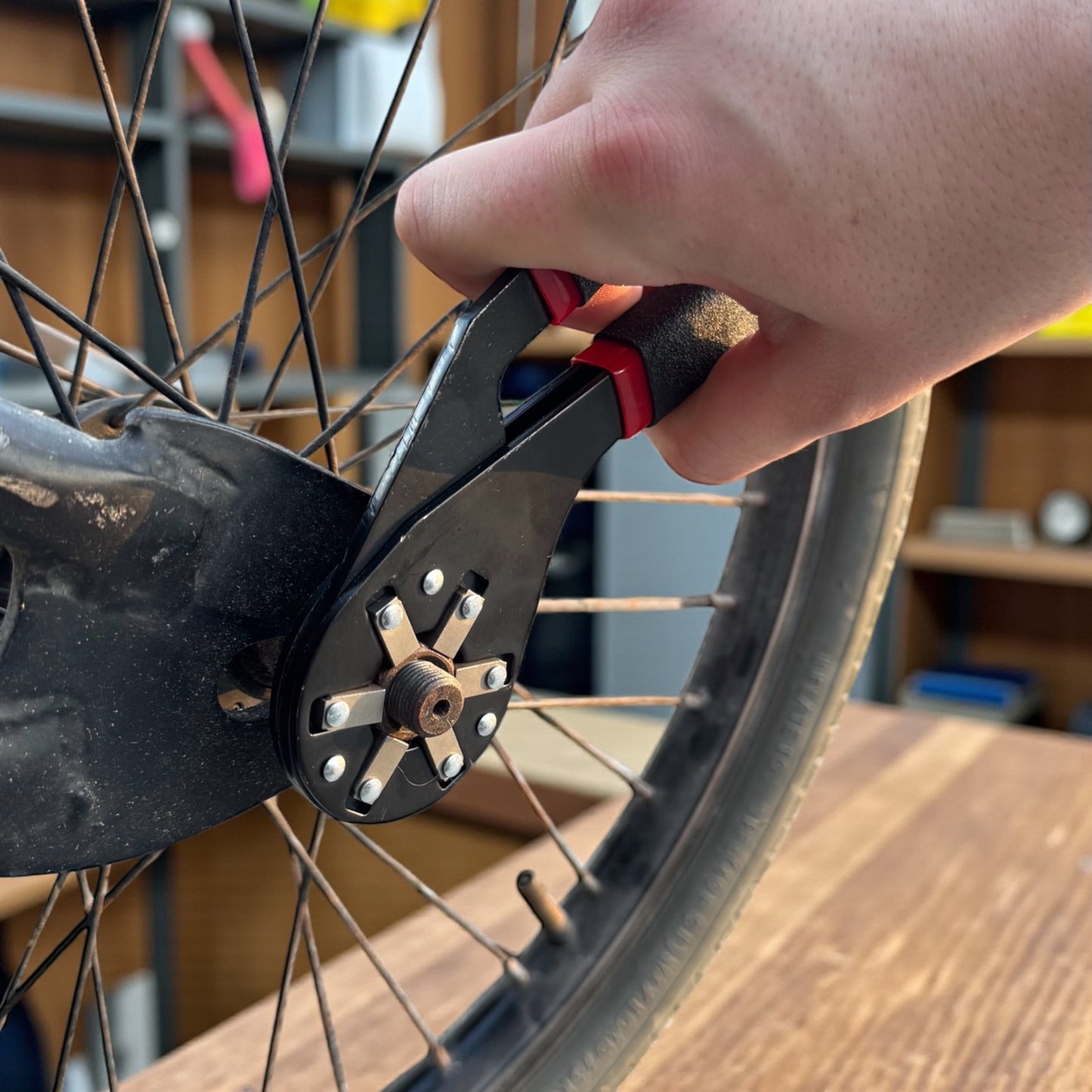 GripMaster-Universal Wrench